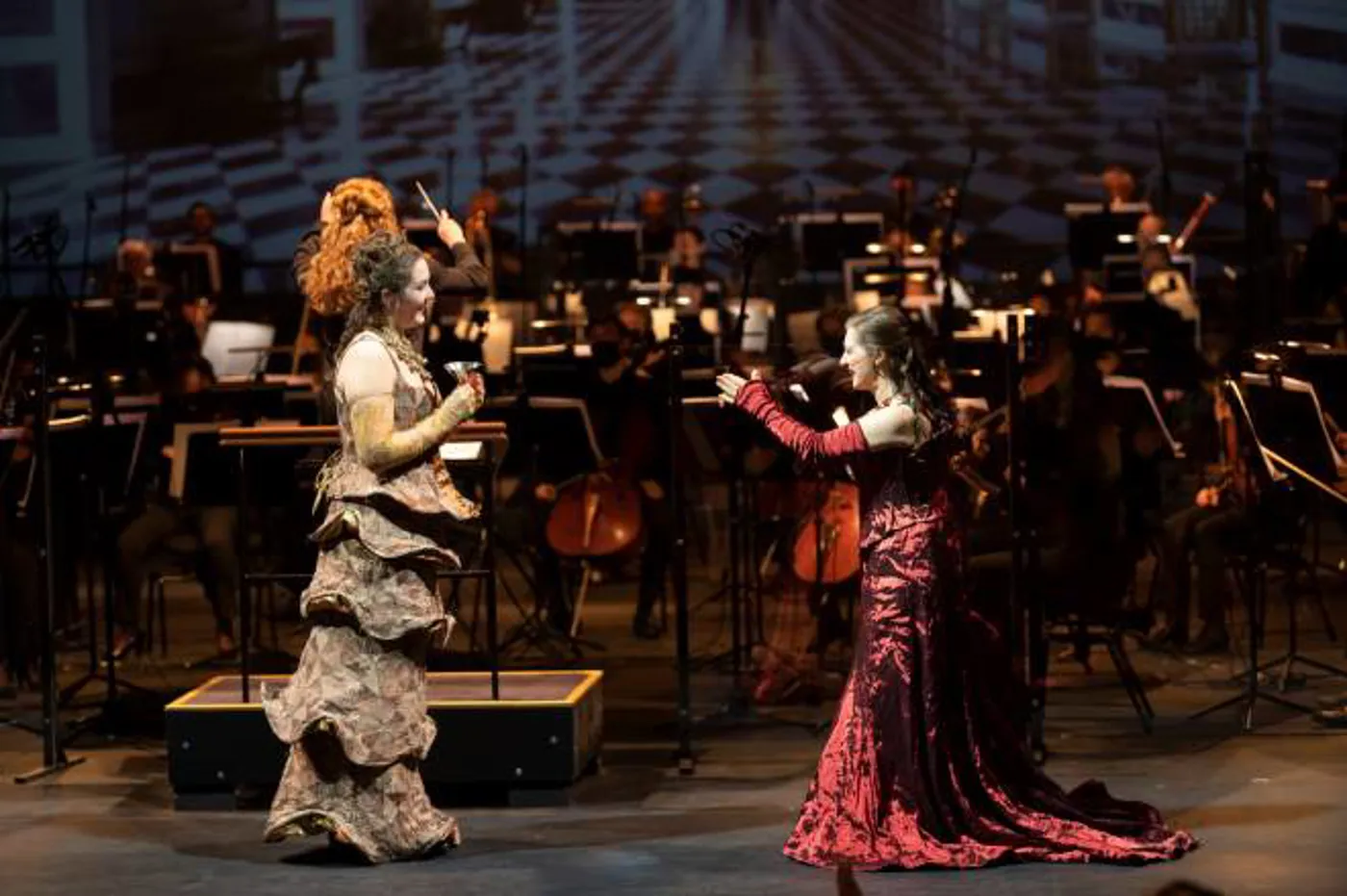 Caroline de Mahieu with Patrizia Ciofi in La Traviata